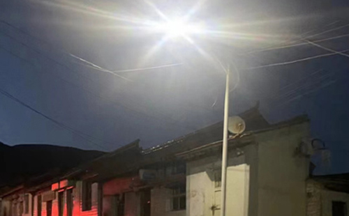 农村院子里最适合的平川太阳能路灯亮度与安装要点